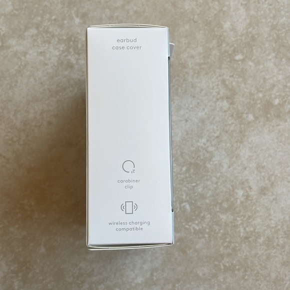 NWT AirPod pro case - Picture 3 of 9